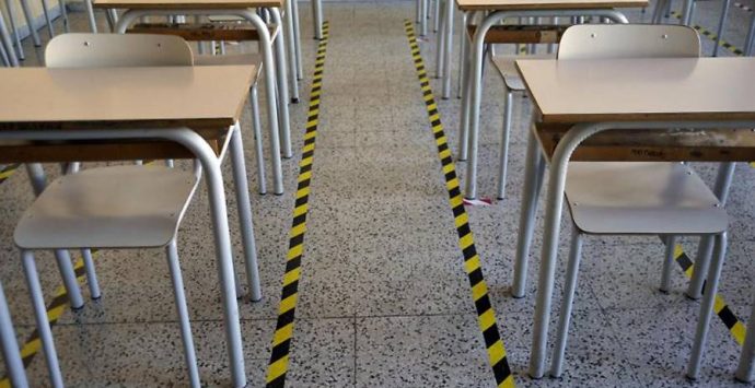 Focolaio Covid a Ricadi: prorogata ancora la chiusura delle scuole
