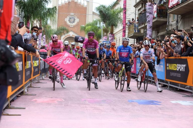 Giro d’Italia, il giorno di gloria di Mileto e l’impresa di Ganna in Sila