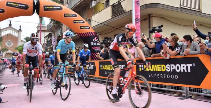 Giro d’Italia, il giorno di gloria di Mileto e l’impresa di Ganna in Sila