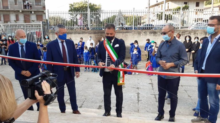 Prima campanella nell’ex Zona rossa di Stefanaconi, l’emozione di alunni e docenti – Video