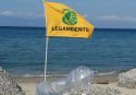 Tropea, gli studenti dello Scientifico si mobilitano con Legambiente per pulire la spiaggia di Marina dell’Isola