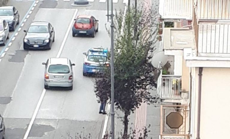 Furto con spaccata in pieno centro a Vibo, indaga la polizia