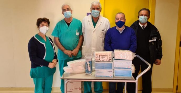 Il Comune di Nicotera dona al locale ospedale termometro laser e mascherine