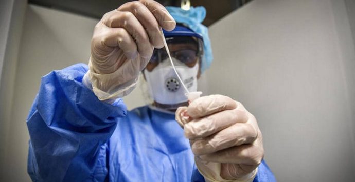 Coronavirus, calano i contagi ufficiali nel Vibonese: 32 nuovi casi, ma meno tamponi