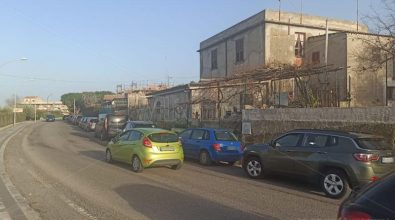 Tropea, la maestra è positiva: fila chilometrica per i tamponi ai bimbi dell’asilo