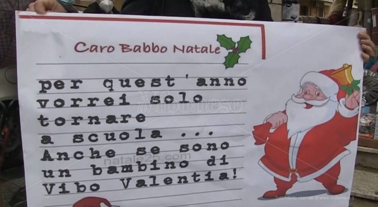 La lettera degli alunni di Vibo a Babbo Natale: «Facci tornare a scuola» – Video