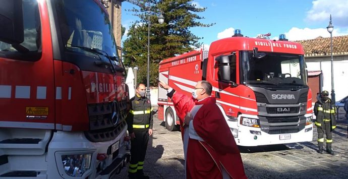 Vigili del fuoco e Capitaneria festeggiano la patrona Santa Barbara – Foto