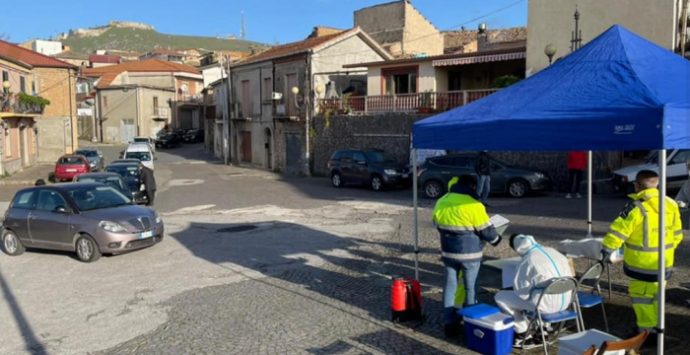 Piscopio zona rossa, al via i tamponi anti-Covid nella piazza del paese