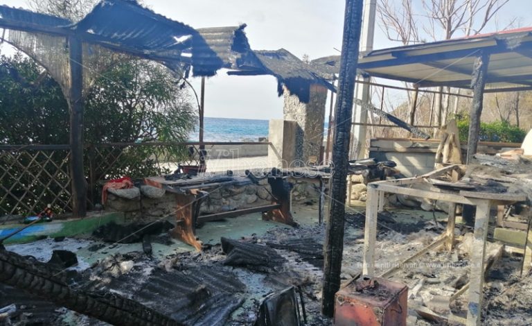 Casetta in legno incendiata a Coccorino mare, indagano i carabinieri