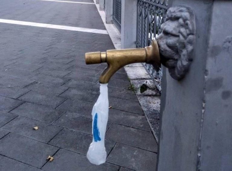 Caro-acqua a Vibo, ironia e proteste corrono sui social