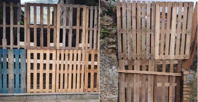 Sconcerto a Soriano: bancali in legno al posto dei cancelli del Complesso monumentale
