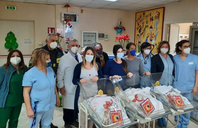 La Befana dei vigili del fuoco non dimentica la Pediatria di Vibo – Video