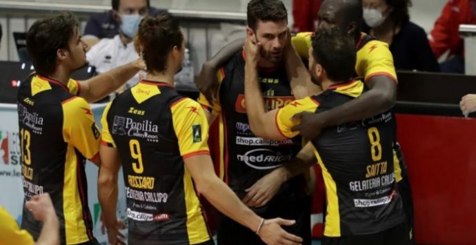 Volley, la Tonno Callipo a caccia del riscatto: il 2021 si apre ospitando Consar Ravenna – Video