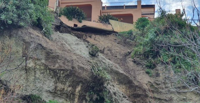 Frana la rupe di Tropea, chiuso il lungomare