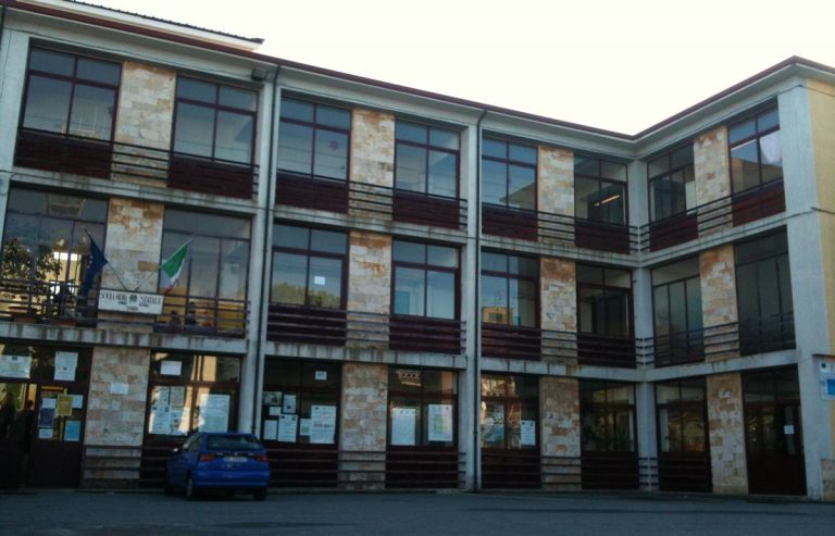 Covid, chiude la scuola primaria dell’istituto Murmura di Vibo: venerdì alunni in Dad