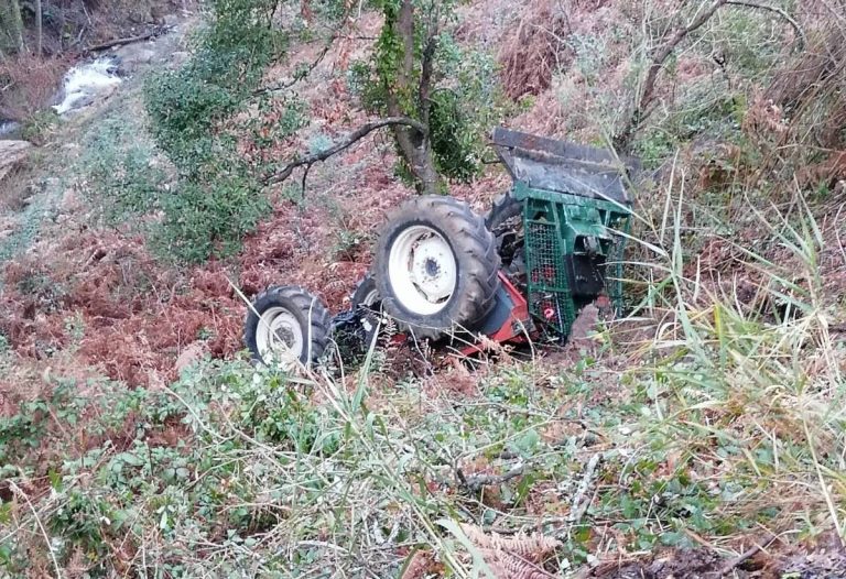 Capistrano, si ribalta con il trattore: 25enne in ospedale a Catanzaro