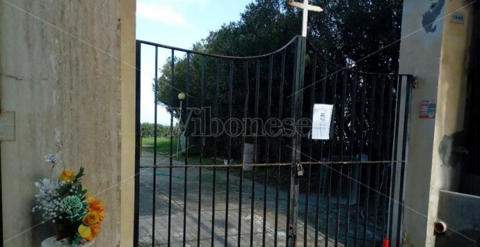 “Cimitero degli orrori” a Tropea, la Procura di Vibo chiude le indagini