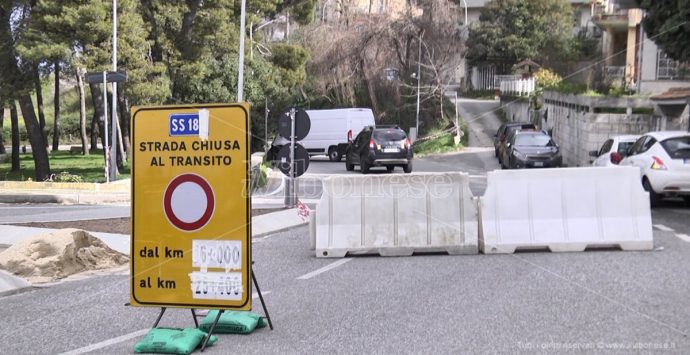 Frana sulla Statale 18, lunedì al via gli interventi per la messa in sicurezza