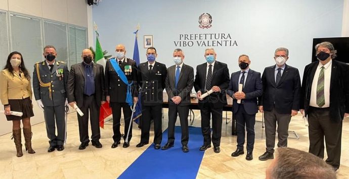Vibo Valentia, i nove insigniti con le onorificenze al merito della Repubblica Italiana