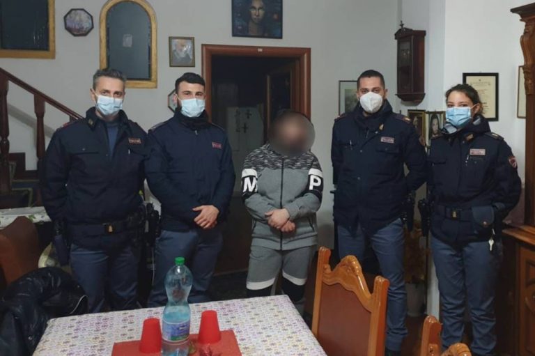 Vaga per Vibo impaurita e senza soldi, i poliziotti le pagano l’alloggio