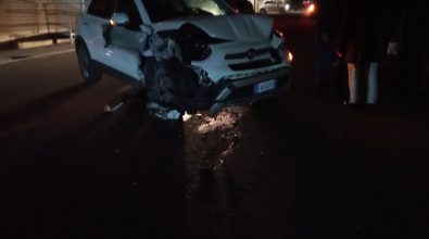 Mileto, incidente stradale in pieno centro cittadino: un ferito