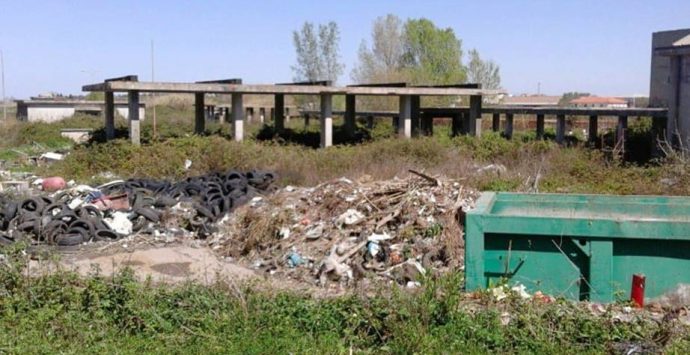 Discarica dell’ex Foro boario di Vibo, continuano gli sversamenti abusivi