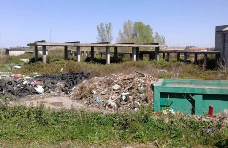 Discarica dell’ex Foro boario di Vibo, continuano gli sversamenti abusivi