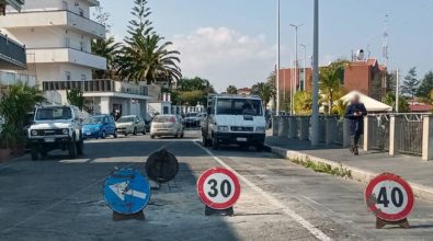 Vibo Marina, ripristinate le basole saltate sul lungomare