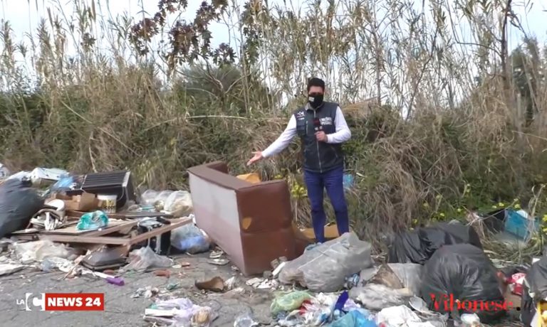 Rifiuti ovunque: l’Inviato speciale di LaC Tv squarcia il velo sulla vergogna del Vibonese – Video