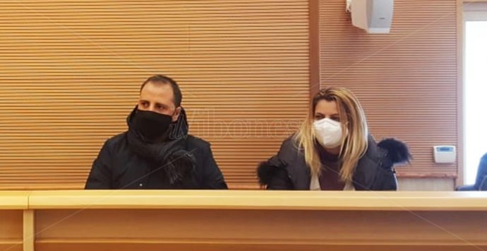 Pd in frantumi a Vibo, annunciata una raccolta firme per la rimozione di Graziano