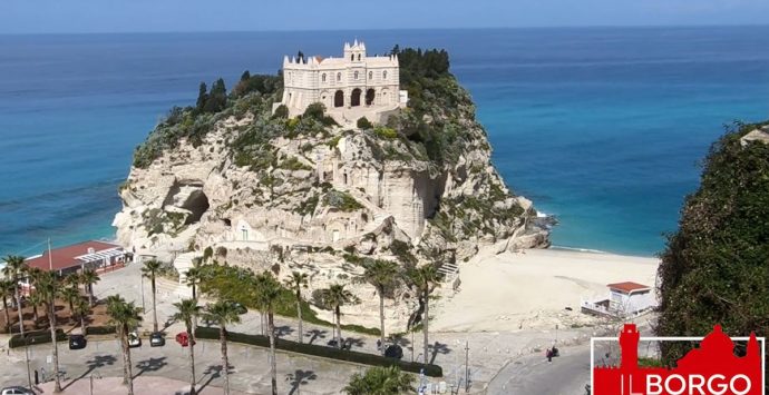 Il sindaco Macrì tira la volata per l’elezione di Tropea a Borgo più bello d’Italia: il video del Comune