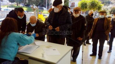 Vaccinazioni nel Vibonese, rush finale per gli over 80 ma i sindaci lamentano lo scarso preavviso