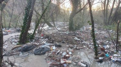 La “fiumara dei veleni”, disastro ambientale a valle di San Costantino – Foto