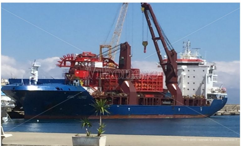 In porto il cargo “BBc Song” imbarcherà macchinari prodotti dallo stabilimento di Vibo Marina