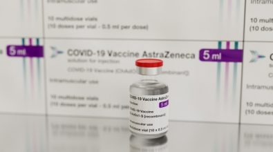 AstraZeneca, vaccini sospesi per militari e forze dell’ordine