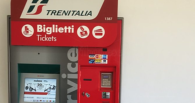 Nuova biglietteria automatica alla stazione di Vibo Marina ma già si temono atti vandalici