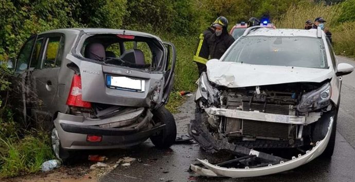 Incidente stradale a Triparni, mezzi di soccorso sul posto e traffico bloccato