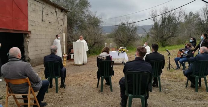 Libera, a Limbadi la messa di Pasqua celebrata su un terreno confiscato alla ‘ndrangheta