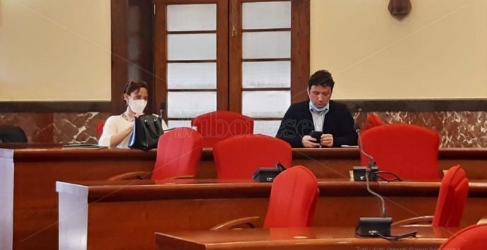 Short list, lo scontro arriva in Commissione: scintille in aula