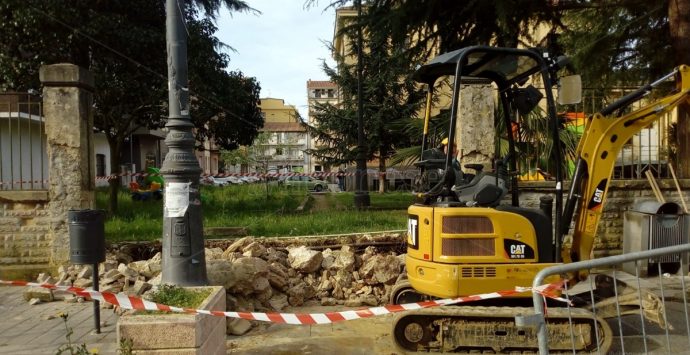 Muro della Don Bosco, le reazioni: «Arroganza fuori dal normale»