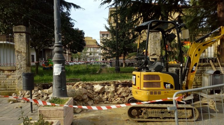 Muro della Don Bosco, le reazioni: «Arroganza fuori dal normale»