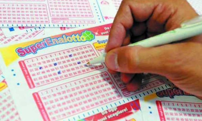 Il SuperEnalotto fa vincere nel Vibonese: giocatore centra un “5”