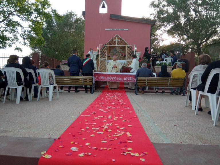 Mileto, inaugurata dal vescovo la cappella della Madonna della Guardia