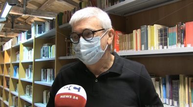 “Ambasciatore della lettura” ma rischia di restare senza… ambasciata -Video