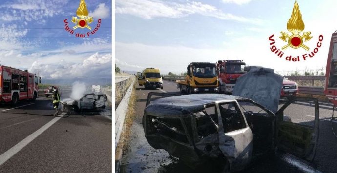 Incidente mortale sull’A2, auto in fiamme e traffico bloccato in direzione Nord