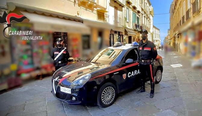 Tropea, in 27 a cena nonostante i divieti: ristorante chiuso e titolare multato