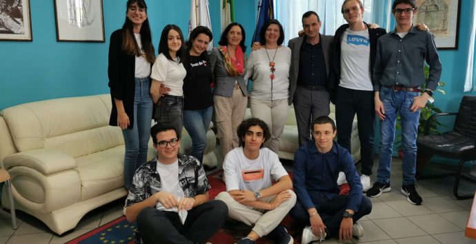 Vibo, il liceo Berto campione di dibattito in inglese: rappresenterà l’Italia a Bruxelles