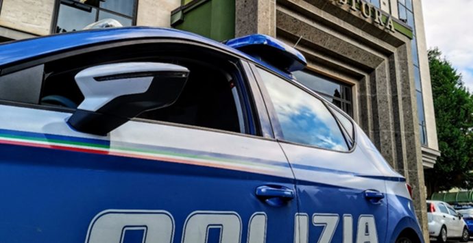 Controlli della polizia tra Vibo e Tropea: cinque segnalazioni al prefetto
