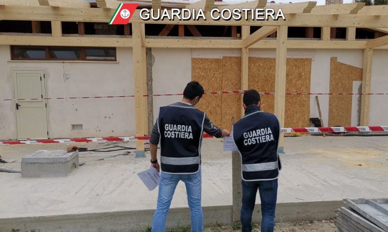 Briatico, lavori non autorizzati in area demaniale: scattano sequestro e denuncia – Video