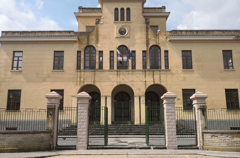 Lavori Don Bosco-Garibaldi Vibo, la replica del Comune al Comitato dei genitori